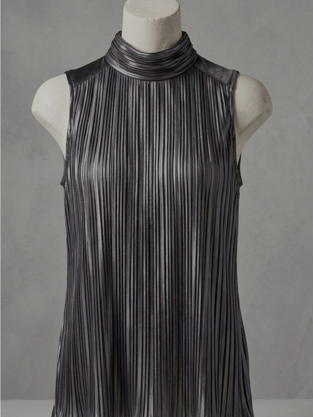 Sleeveless Metallic Pleated Mock Neck Camisole - Black